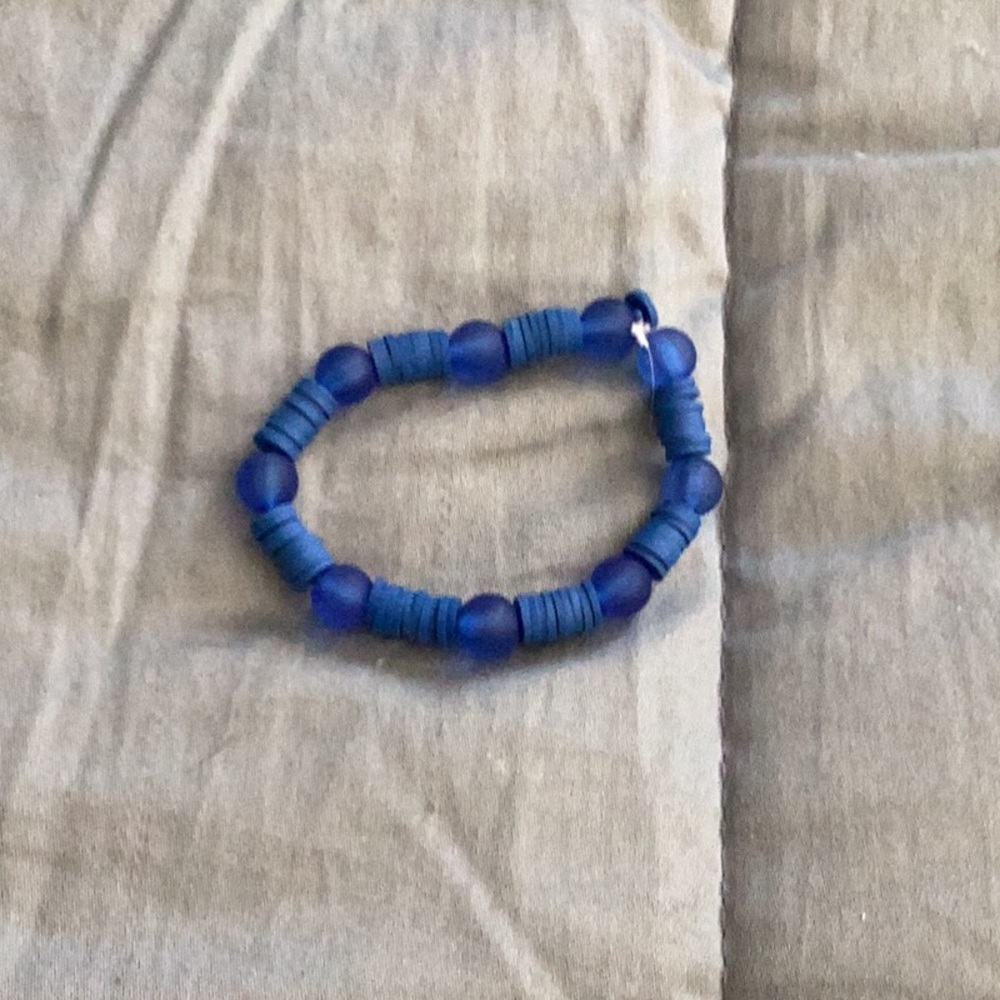 Deep blue sea clay beads bracelet 🌊 - Picture 3 of 3